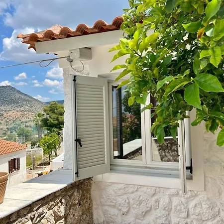 The Artist's Lodge, Gcollectiongr בית נופש קראנידיון